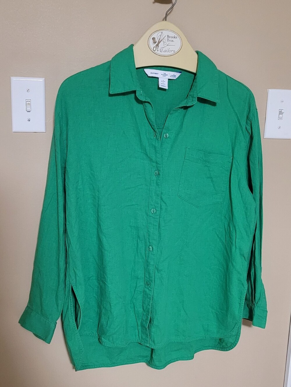 💜2 for $10💜 Bundle and save Green Linen-Blend Button-Down Shirt